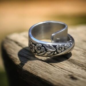 Vintage Oneida Silver Floral Spoon Ring